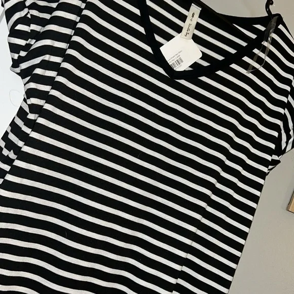 Vanilla Bay Striped Maxi Dress black- large - Picture 3 of 6